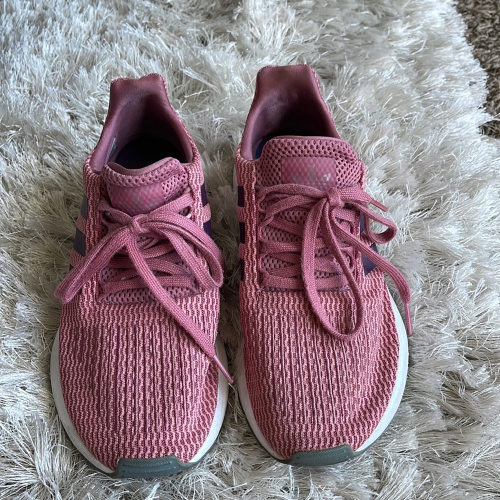 Gently worn adidas “swift run” sneaker in pink